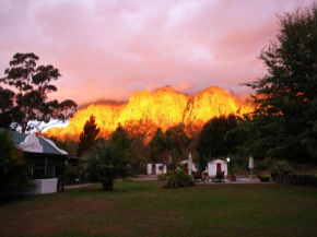 Orange-Ville Lodge & Guesthouse